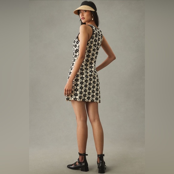 NWT Maeve by Anthropologie V-Neck Crochet Floral Shift Mini Dress XXS - Picture 2 of 5